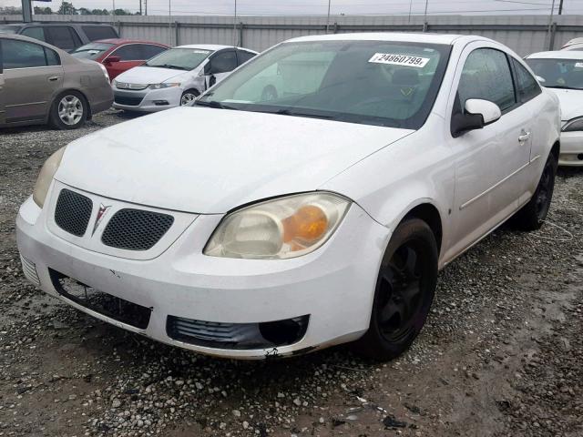 1G2AL15F477266383 - 2007 PONTIAC G5 WHITE photo 2