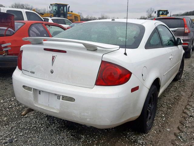 1G2AL15F477266383 - 2007 PONTIAC G5 WHITE photo 4