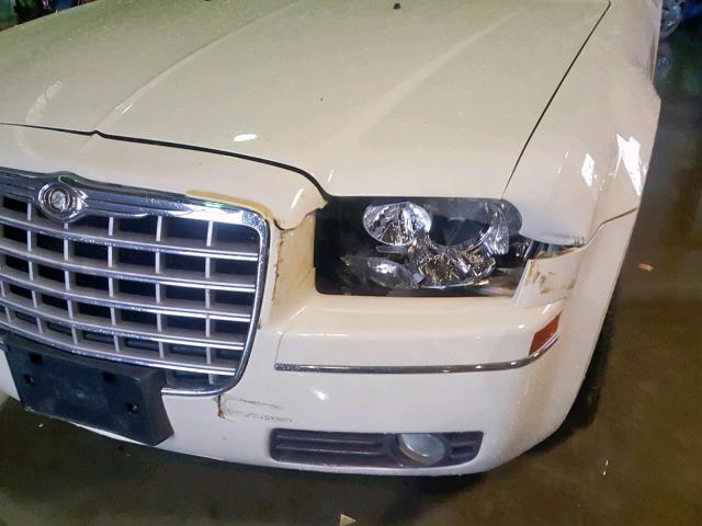 2C3CA5CV5AH201229 - 2010 CHRYSLER 300 TOURIN CREAM photo 9