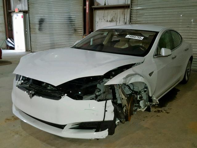 5YJSA1E23GF156633 - 2016 TESLA MODEL S WHITE photo 2