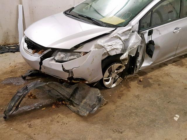 19XFB2F52DE075377 - 2013 HONDA CIVIC LX SILVER photo 9