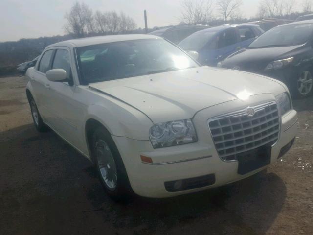 2C3KA53G16H510104 - 2006 CHRYSLER 300 TOURIN WHITE photo 1