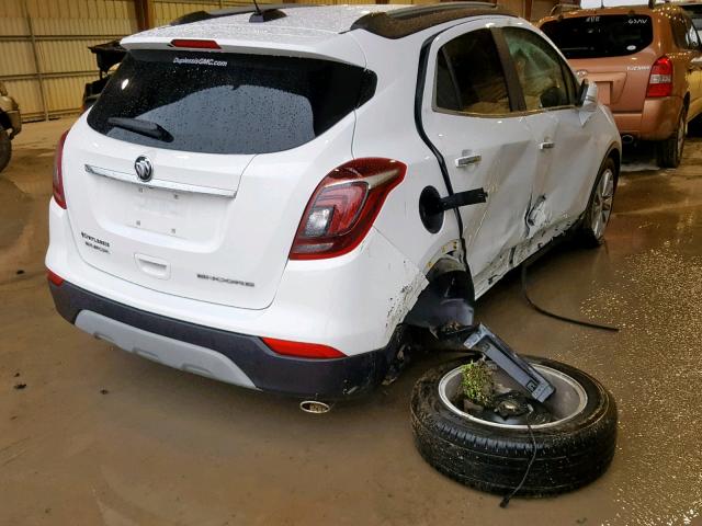 KL4CJASB8JB590012 - 2018 BUICK ENCORE PRE WHITE photo 4