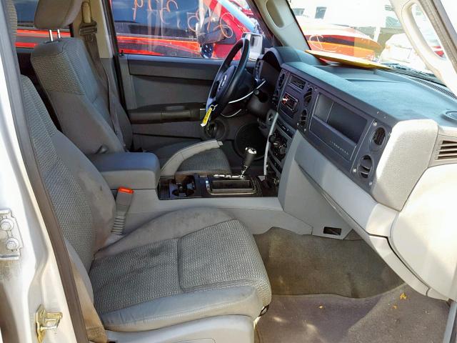 1J8HH48K26C176072 - 2006 JEEP COMMANDER Gümüş foto 5