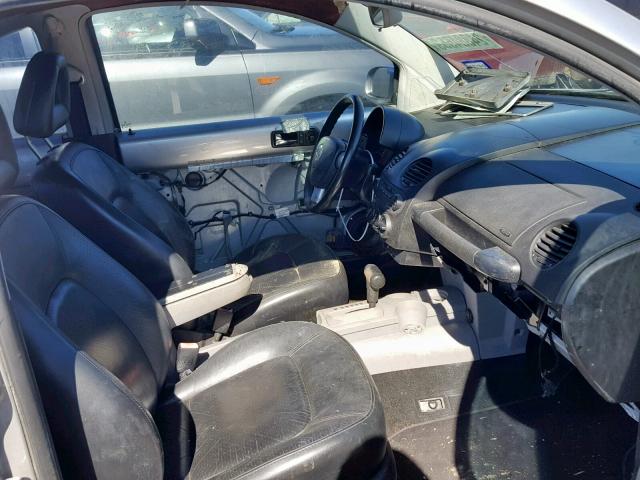 3VWCB21C71M457573 - 2001 VOLKSWAGEN NEW BEETLE ვერცხლისფერი ფოტო 5