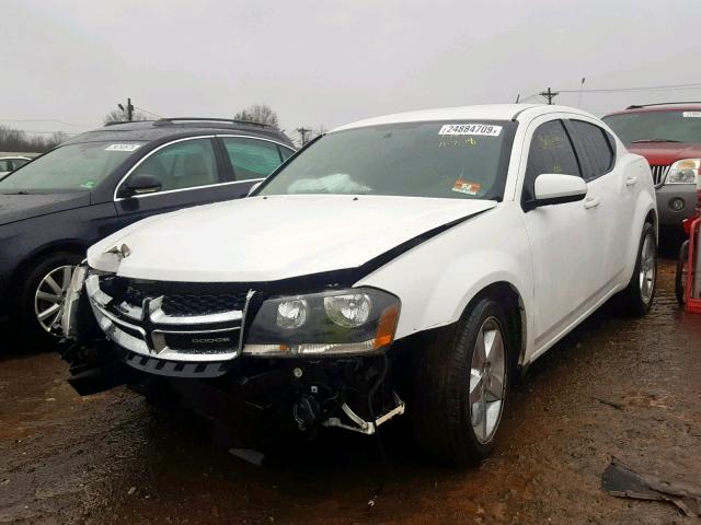 1B3BD2FG7BN549120 - 2011 DODGE AVENGER LU WHITE photo 2