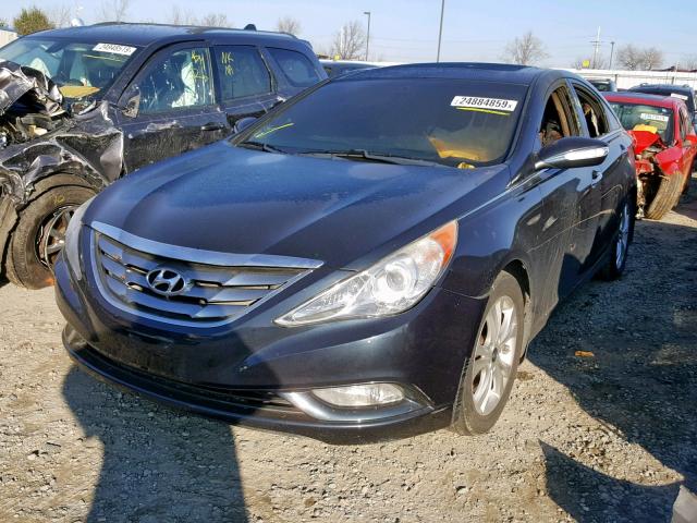 5NPEC4AC4BH182417 - 2011 HYUNDAI SONATA SE GRAY photo 2