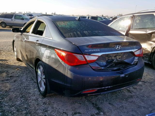 5NPEC4AC4BH182417 - 2011 HYUNDAI SONATA SE GRAY photo 3