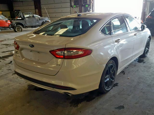 1FA6P0H7XE5363462 - 2014 FORD FUSION SE WHITE photo 4