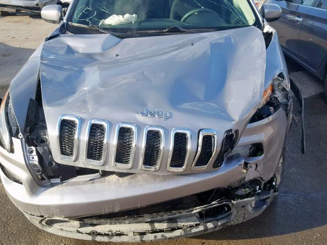 1C4PJMCB1HW656586 - 2017 JEEP CHEROKEE L GRAY photo 7