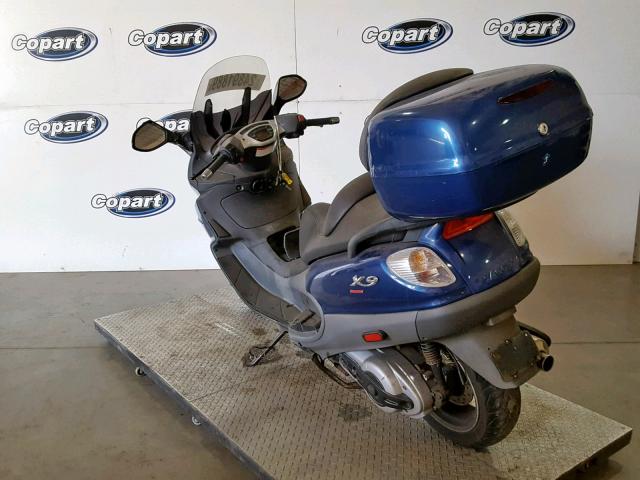 ZAPM270W555001176 - 2005 PIAGGIO X9 EVOLUTI ლურჯი ფოტო 3
