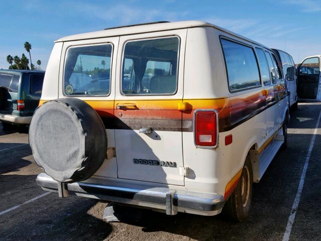 2B7HB23R6CK189338 - 1982 DODGE RAM VAN B2 WHITE photo 4