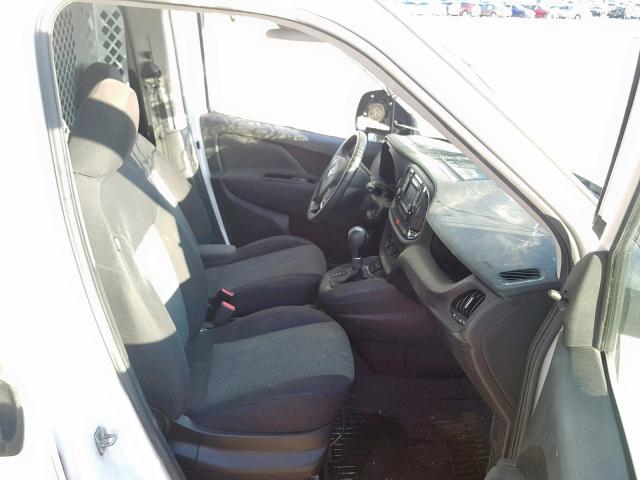 ZFBERFAT5F6A37418 - 2015 RAM PROMASTER 白色 照片 5