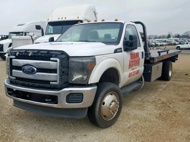 1FDUF5GY9GEB34703 - 2016 FORD F550 SUPER WHITE photo 2