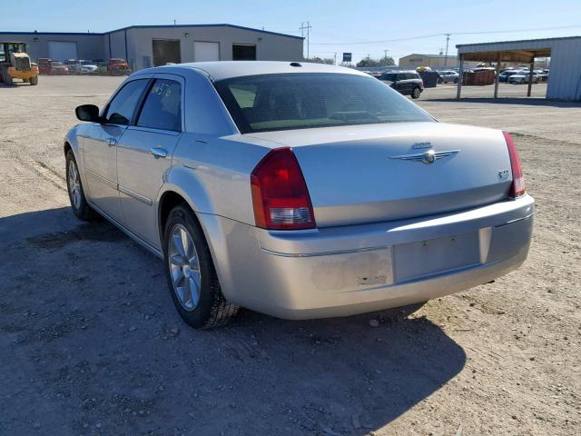 2C3KA53G57H658290 - 2007 CHRYSLER 300 TOURIN SILVER photo 3