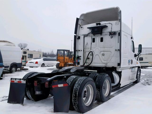 1FUJGLBG0DSBZ9424 - 2013 FREIGHTLINER CASCADIA 1 WHITE photo 4