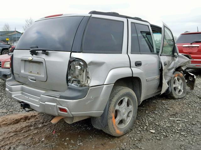 1GNDT13S672106616 - 2007 CHEVROLET TRAILBLAZE SILVER photo 4