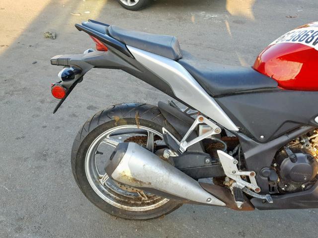 MLHMC4119B5003845 - 2011 HONDA CBR250 R RED photo 6