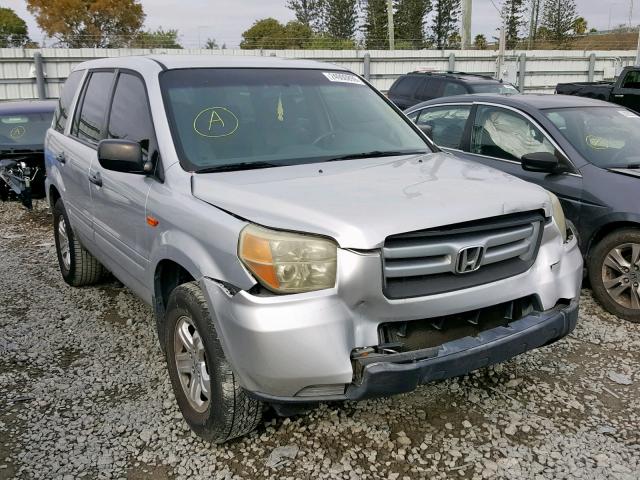 5FNYF28116B029821 - 2006 HONDA PILOT LX SILVER photo 1