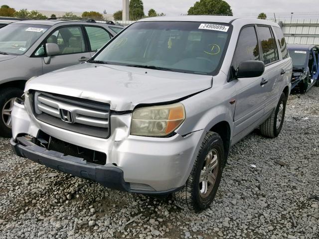 5FNYF28116B029821 - 2006 HONDA PILOT LX SILVER photo 2