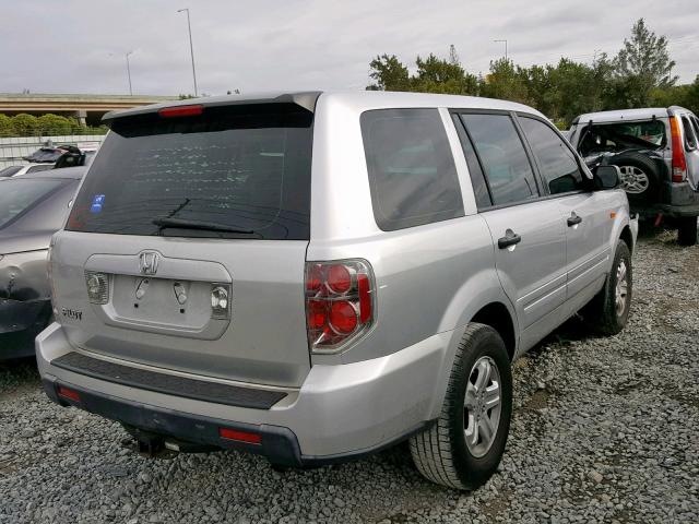 5FNYF28116B029821 - 2006 HONDA PILOT LX SILVER photo 4