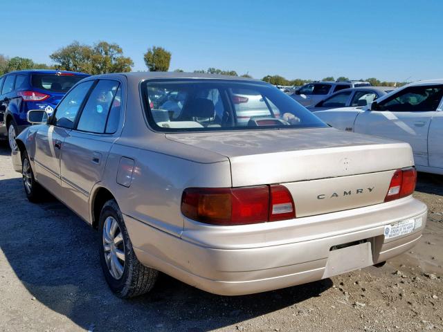 4T1BG12K1TU677852 - 1996 TOYOTA CAMRY DX GOLD photo 3