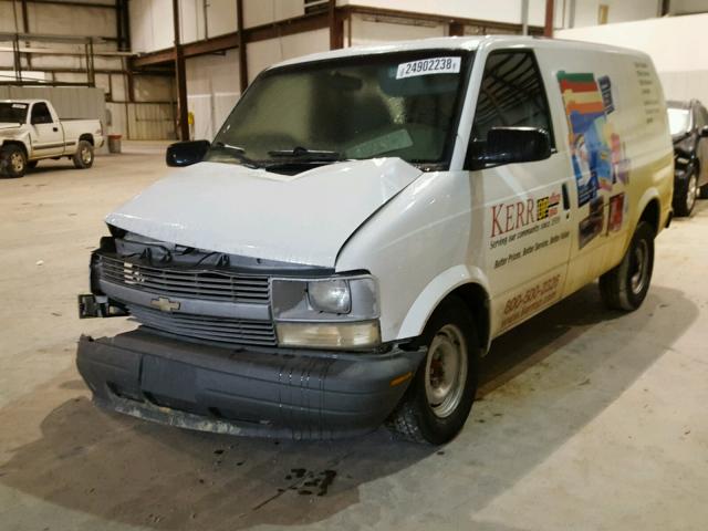 1GCDM19W4YB184457 - 2000 CHEVROLET ASTRO WHITE photo 2