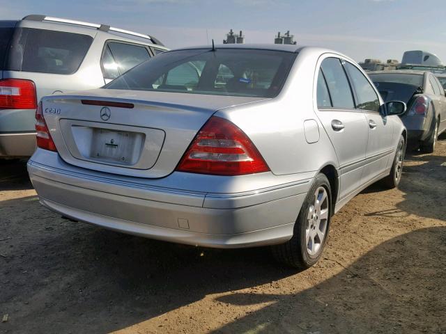 WDBRF61J05A653119 - 2005 MERCEDES-BENZ C 240 SILVER photo 4