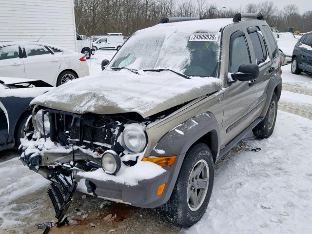 1J4GL38K65W722570 - 2005 JEEP LIBERTY RE GOLD photo 2