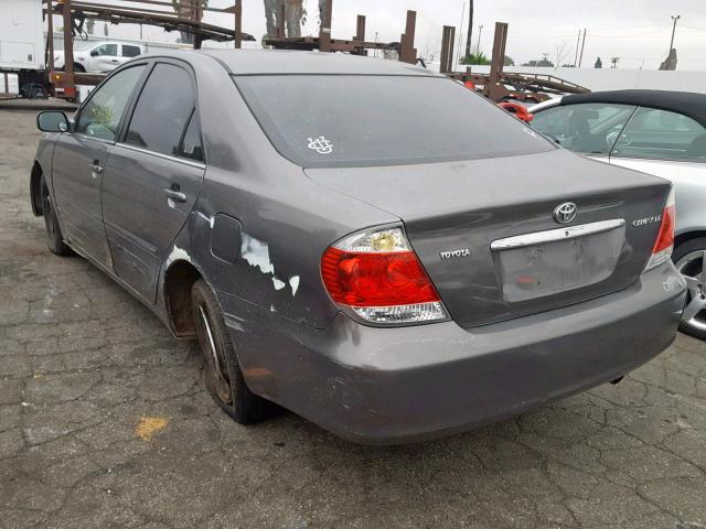 4T1BE32K25U943139 - 2005 TOYOTA CAMRY LE CHARCOAL photo 3