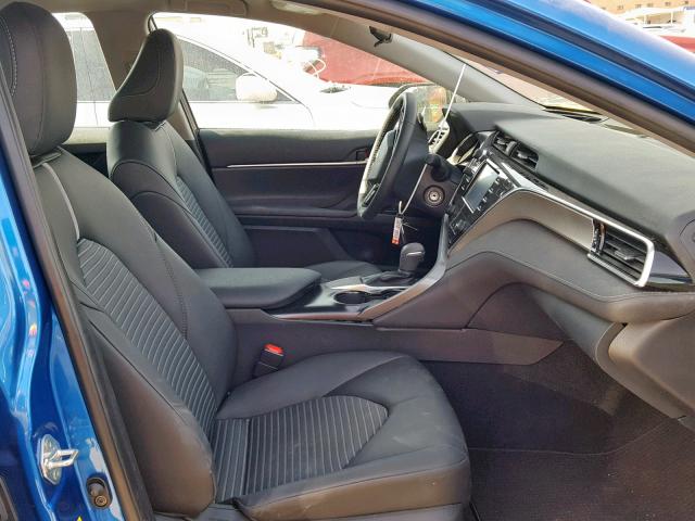 4T1B11HK3JU060300 - 2018 TOYOTA CAMRY L ლურჯი ფოტო 5