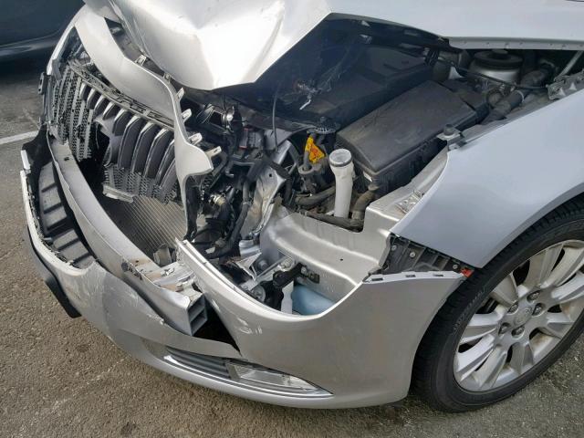 2G4GR5ERXC9168260 - 2012 BUICK REGAL SILVER photo 9