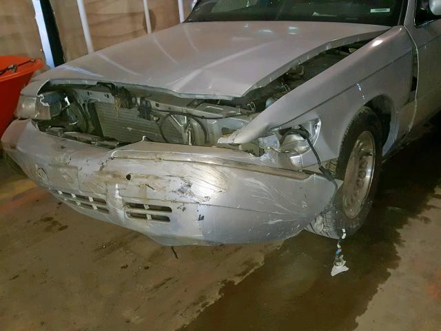 2MEFM75W71X641488 - 2001 MERCURY GRAND MARQ SILVER photo 9