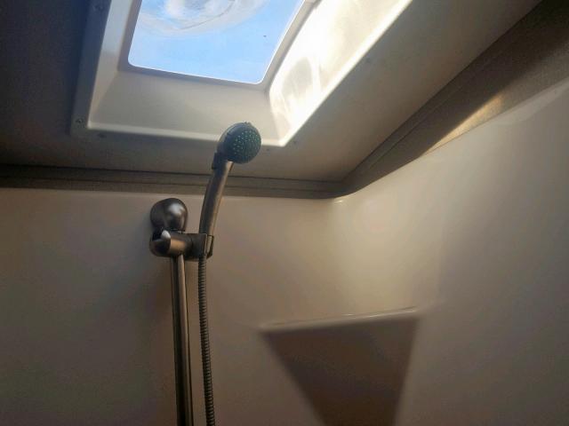 4YDF37228H4703095 - 2017 KEYSTONE MONTANA WHITE photo 8