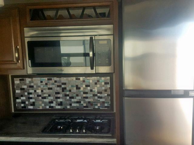 4YDF37228H4703095 - 2017 KEYSTONE MONTANA WHITE photo 9