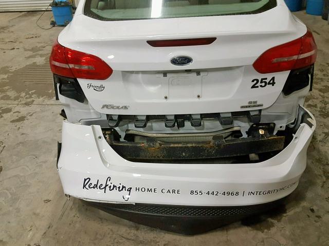 1FADP3F28FL317626 - 2015 FORD FOCUS SE WHITE photo 9