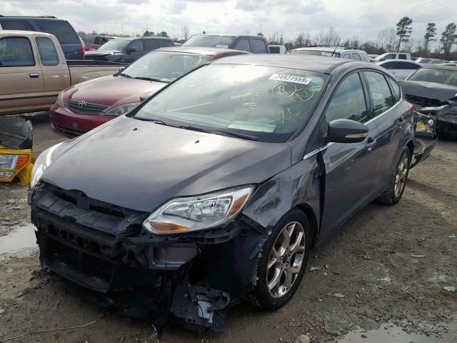 1FAHP3M21CL433296 - 2012 FORD FOCUS SEL GRAY photo 2