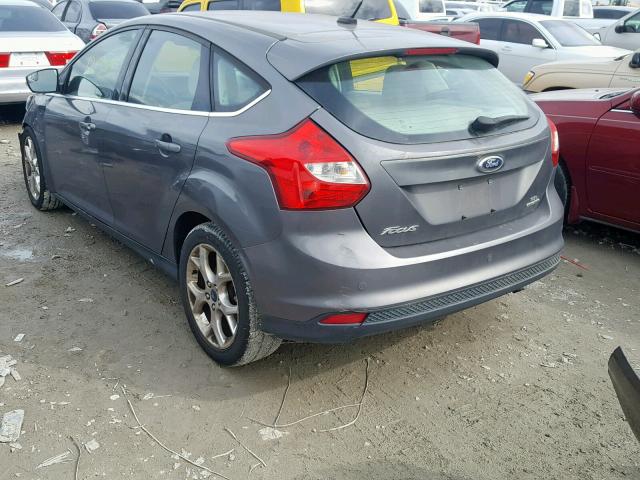 1FAHP3M21CL433296 - 2012 FORD FOCUS SEL GRAY photo 3