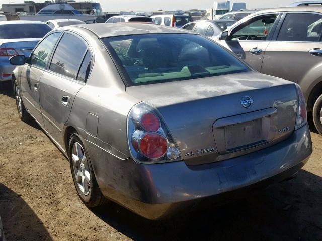 1N4AL11D45C311364 - 2005 NISSAN ALTIMA S GOLD photo 3