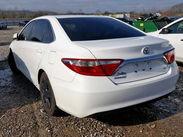 4T1BF1FKXFU988780 - 2015 TOYOTA CAMRY LE WHITE photo 3