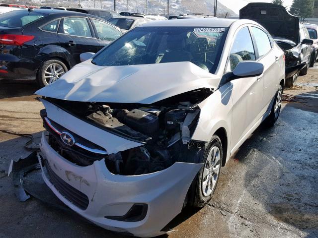 KMHCT4AE3GU998018 - 2016 HYUNDAI ACCENT SE WHITE photo 2