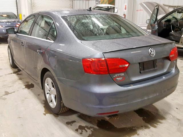 3VW3L7AJ7EM218233 - 2014 VOLKSWAGEN JETTA TDI GRAY photo 3