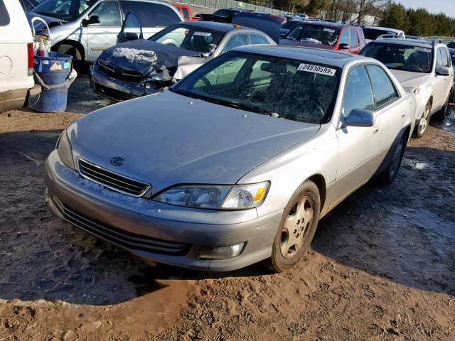 JT8BF28G2Y0283452 - 2000 LEXUS ES 300 SILVER photo 2