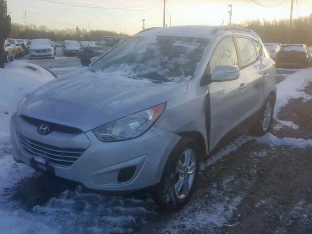 KM8JU3AC1CU362544 - 2012 HYUNDAI TUCSON GLS SILVER photo 2