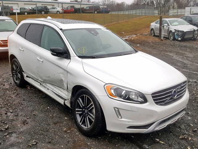 YV440MRR1H2107811 - 2017 VOLVO XC60 T5 WHITE photo 1