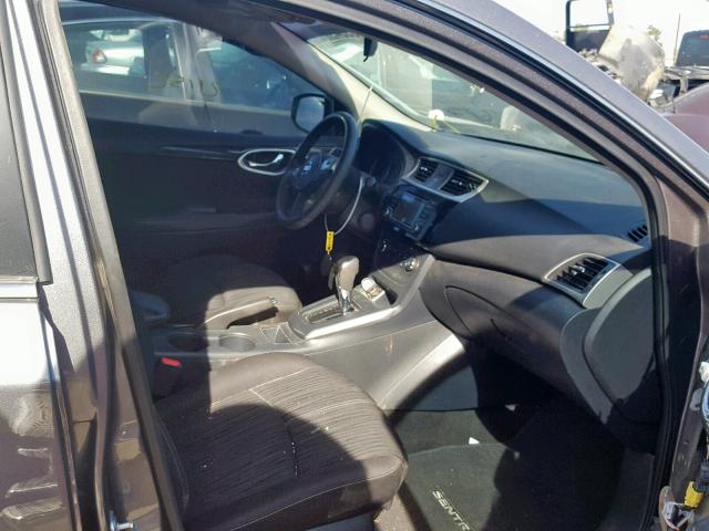 3N1AB7AP0HY246599 - 2017 NISSAN SENTRA S 灰色 照片 5