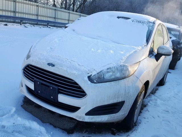 3FADP4AJ5FM100750 - 2015 FORD FIESTA S WHITE photo 2