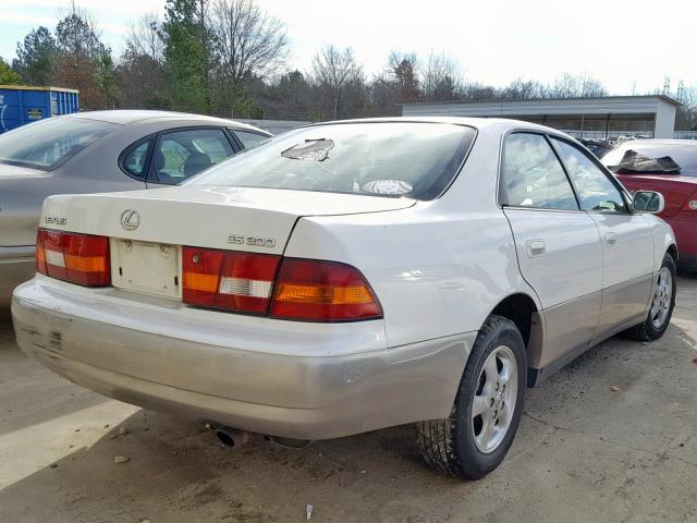 JT8BF22G9V0010044 - 1997 LEXUS ES 300 WHITE photo 4