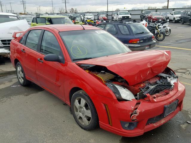 1FAHP34N96W225714 - 2006 FORD FOCUS ZX4 RED photo 1