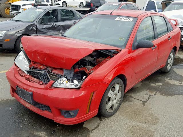 1FAHP34N96W225714 - 2006 FORD FOCUS ZX4 RED photo 2